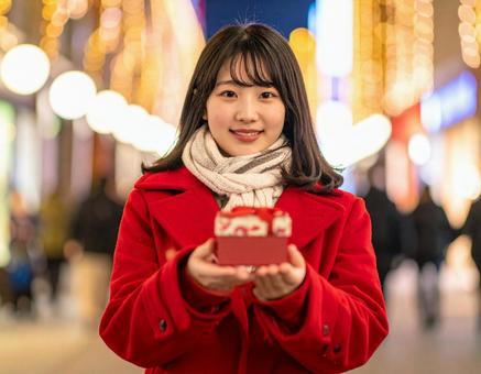イルミネーション・彼女のプレゼントの写真