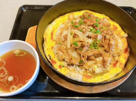 鉄板焼肉ヤキメシ 鉄板焼肉ヤキメシ 焼き飯,チャーハン,鉄板の写真素材