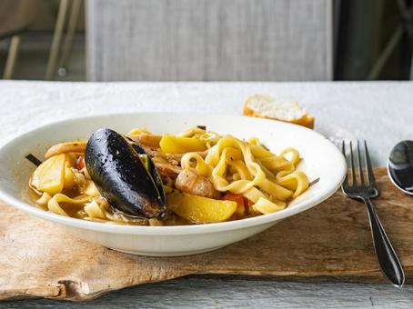 魚介の旨みたっぷり!ブイヤベース風パスタ 魚介の旨みたっぷり!ブイヤベース風パスタ ブイヤベース,魚介のパスタ,シーフードパスタの写真素材