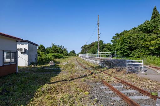 JR津軽線三厩駅列車の来ないホーム 鉄道,錆び,jrの写真素材