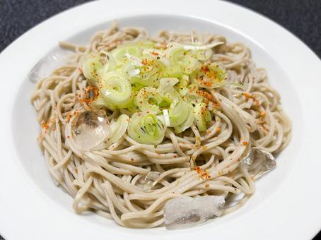 冷やしぶっかけ蕎麦 冷やしぶっかけ蕎麦の写真