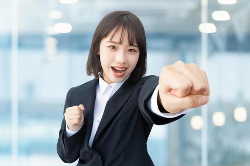 元気に頑張る就活生・新入社員の女性 女性,ビジネス,就活の写真素材