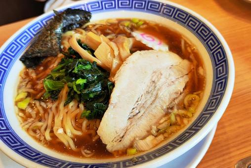 醤油ラーメン ラーメン,しょうゆラーメン,昼食の写真素材