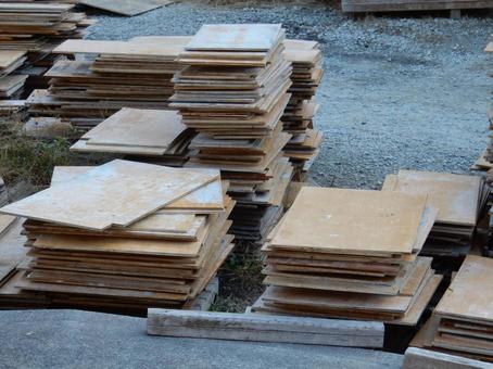 【風景写真】資材置き場 コンパネ,木材,型枠の写真素材