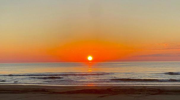Chirihama Beach at dusk, the setting sun: 2, JPG