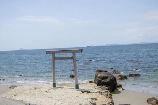 つぶてヶ浦 つぶてヶ浦 つぶてヶ浦,つぶて浦,鳥居の写真素材