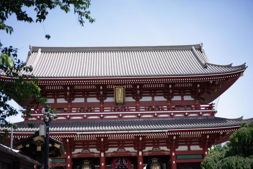 浅草寺本堂と夏の空 浅草寺,本堂,東京の写真素材