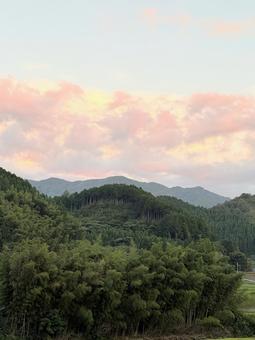 山と夕焼け空 山と夕焼け空の写真
