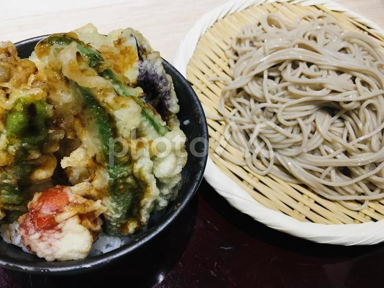 ざるそばと天丼のセット ざるそば,天丼,セットの写真素材