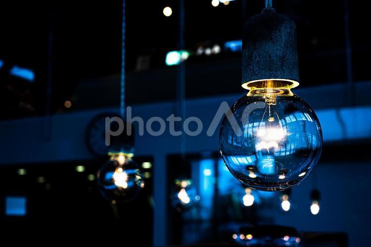 お洒落な電球(その６) 検索単語/電球　クリエイター名/YUTO@PHOTOGRAPHER 電球,ライト,照明の写真素材