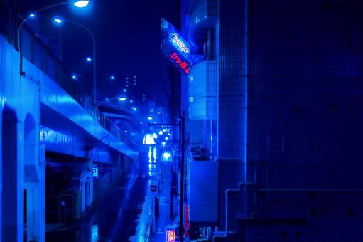 雨夜の線路沿い 雨夜,路地裏,夜の写真素材