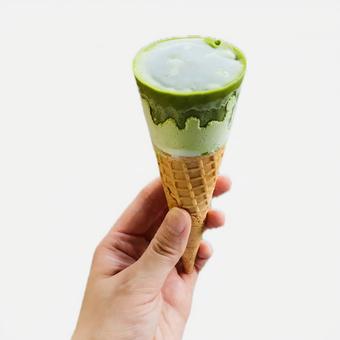 抹茶アイスクリーム、コーン 抹茶アイスクリーム、コーンの写真