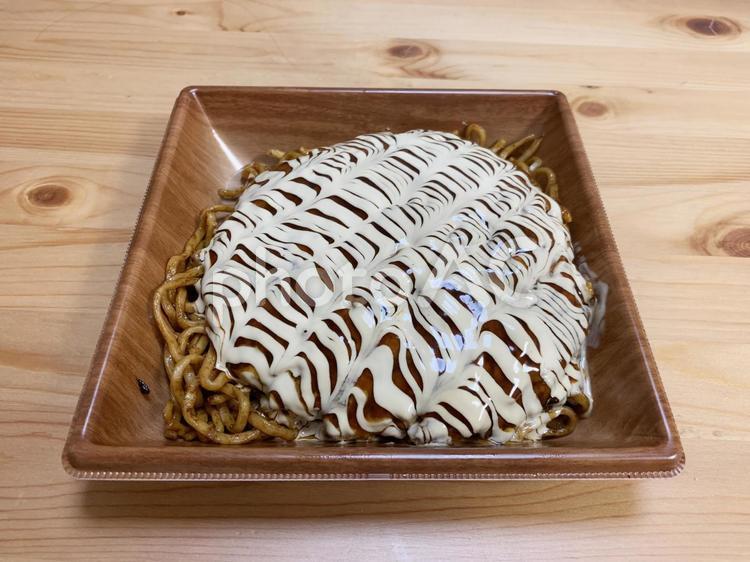 お好み焼き　焼きそば弁当 お好み焼き,焼きそば,お弁当の写真素材