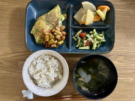 シイラ(マヒマヒ)のピカタ定食 シイラ(マヒマヒ)のピカタ定食 シイラ,マヒマヒ,ピカタの写真素材