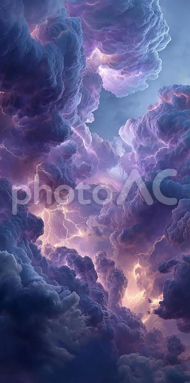 天空を裂く光：幻想的な雷雲の劇的瞬間 雷,稲妻,空の写真素材