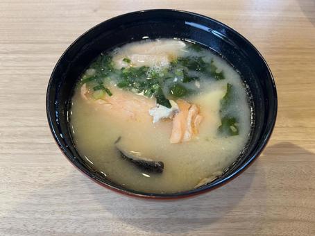 鮭のあら汁の写真