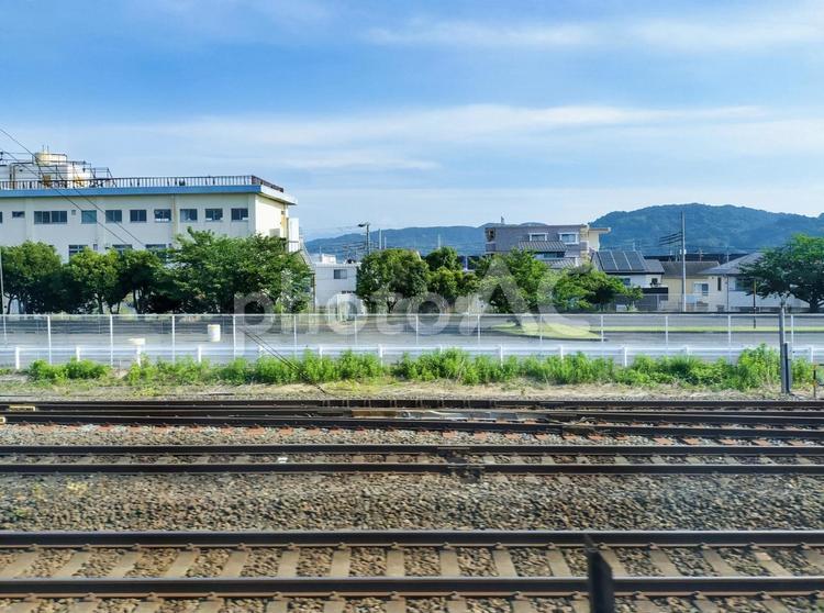 JR東海道線の車窓から見る国府津の街並 国府津,神奈川県,小田原市の写真素材
