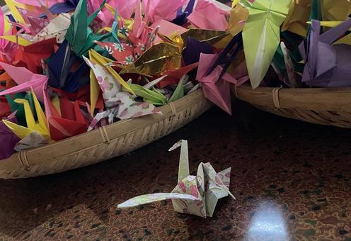 折り鶴 鶴,折り紙,折り鶴の写真素材