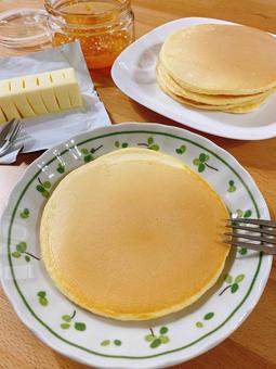 ホットケーキでおやつタイム ホットケーキでおやつタイム ホットケーキ,パンケーキ,pancakesの写真素材