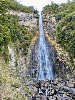 岩壁を垂直に流れ落ちる那智の 那智の滝,飛瀧神社,熊野那智大社の写真素材