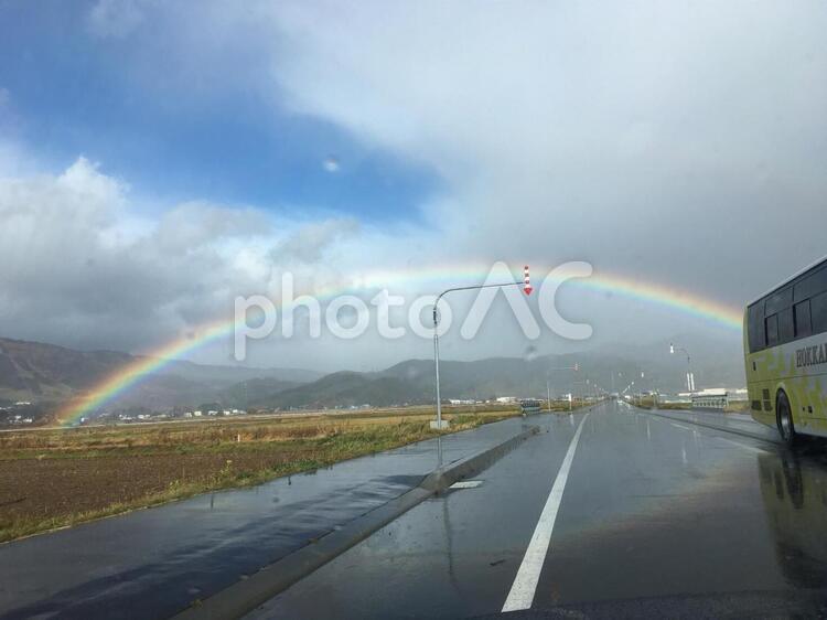 雨上がりの虹 虹,雨上がり,美しいの写真素材
