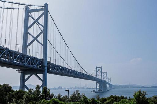 瀬戸大橋と瀬戸内海 瀬戸大橋と瀬戸内海の写真