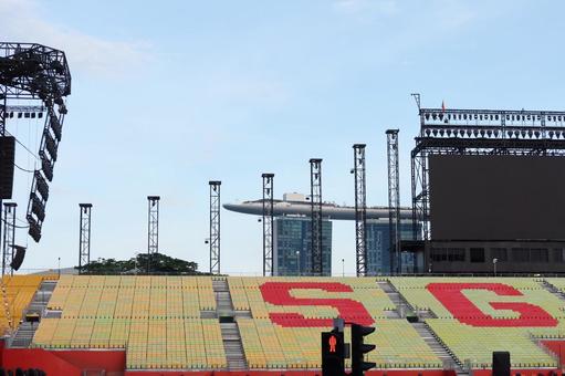 シンガポールの競技場(後方マリーナベイ) シンガポールの競技場(後方マリーナベイ) シンガポール,競技場,マリーナベイサンズの写真素材