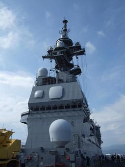 護衛艦ひゅうがの右舷側の大型アイランド 護衛艦ひゅうがの右舷側の大型アイランド 護衛艦ひゅうが,護衛艦,水上艦艇の写真素材