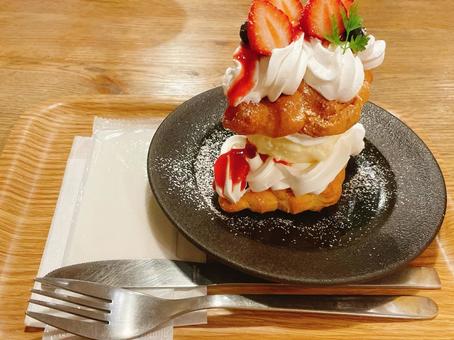 シュークリームのデザート シュークリームのデザート シュークリーム,デザート,スイーツの写真素材