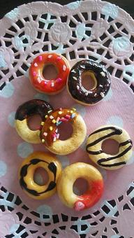ドーナツ ドーナツ ドーナツ,お菓子,カラフルの写真素材