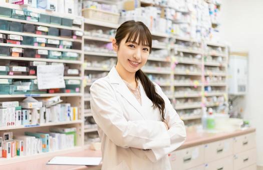 薬剤師・医療スタッフの女性 薬剤師・医療スタッフの女性 女性,薬剤師,薬局の写真素材