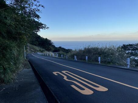 伊豆大島の道路風景 大島,伊豆,伊豆大島の写真素材