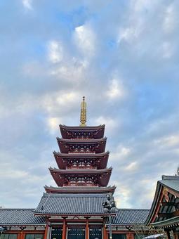 浅草寺の五重塔 浅草寺の五重塔 浅草寺,五重塔,台東区の写真素材