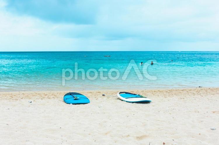 サマーアクテビティ 海,ビーチ,エメラルドグリーンの写真素材