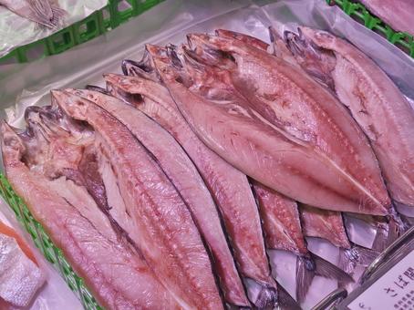 魚屋さんの「さばの開き」 魚屋さんの「さばの開き」 サバ,開き,魚屋の写真素材