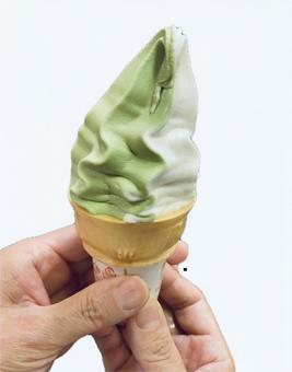 ミックスソフトクリーム ミックスソフトクリーム ソフトクリーム,アイスクリーム,デザートの写真素材