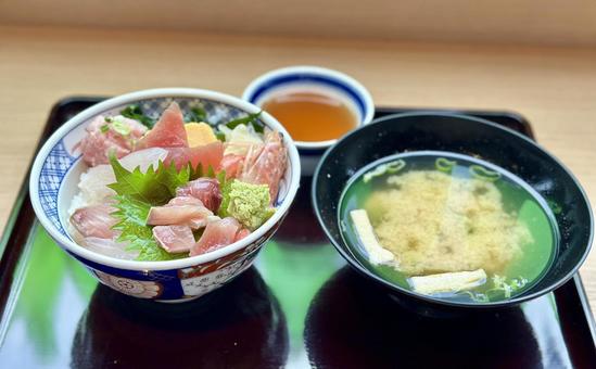海鮮丼ランチ 海鮮丼ランチ 海鮮丼,ランチ,フードの写真素材