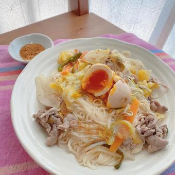 そうめんチャンプルー そうめんチャンプルー ゆで卵,そうめんチャンプルー,そうめんの写真素材