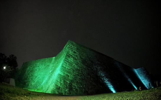 石垣のライトアップ 石垣のライトアップ 石垣,ライトアップ,天守台の写真素材