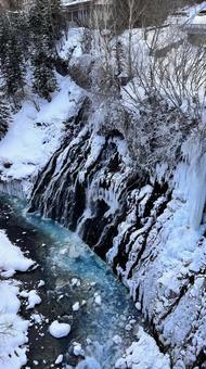 雪景色（白ひげの滝） 雪,雪景色,滝の写真素材
