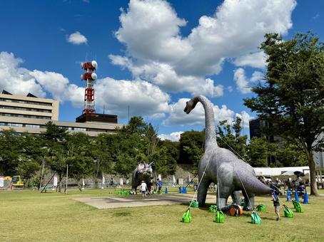 福井県庁での祭り　恐竜のバルーン 恐竜,バルーン,祭りの写真素材