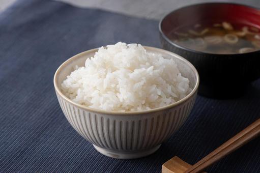 茶碗一膳のご飯・白米 ご飯,白米,白ご飯の写真素材