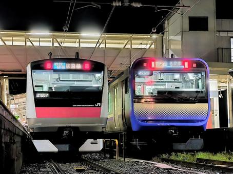 京葉線E233系と総武快速線E235系 jr,jr東日本,外房線の写真素材