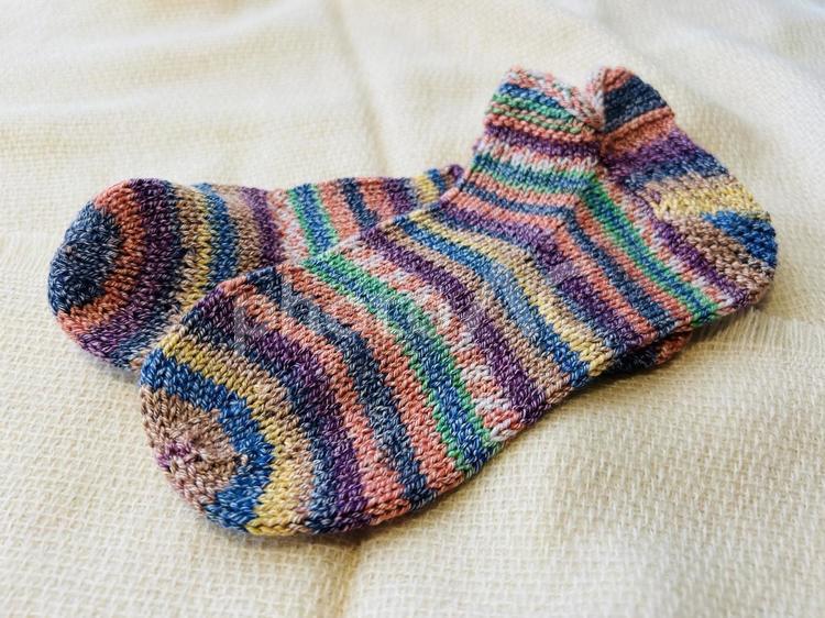 手編みソックス 手編み,ソックス,冬の写真素材