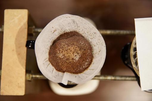 ドリップコーヒーを入れる ドリップ,コーヒー,飲み物の写真素材