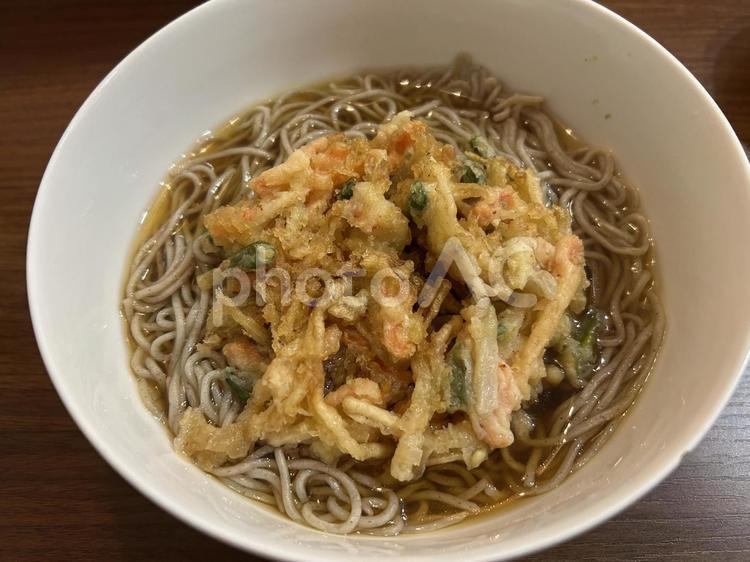 かき揚げそば グルメ,昼食,かき揚げの写真素材