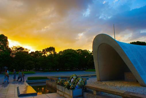 平和記念公園の夕景 平和記念公園の夕景 公園,夕焼け,空の写真素材