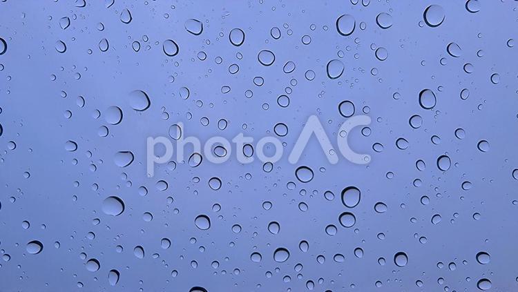ガラスに残る雨粒 背景,水玉,雫の写真素材