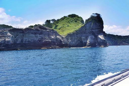 西伊豆・堂ヶ島の遊覧船から見た景色 西伊豆・堂ヶ島の遊覧船から見た景色の写真
