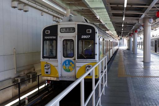 新豊橋駅に停車中の車両 新豊橋駅,豊橋,電車の写真素材